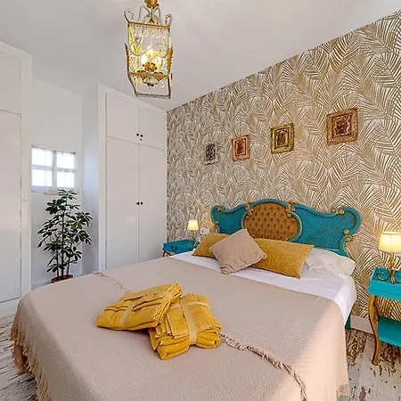 Elegant With Jacuzzi Loi Charls In 3*