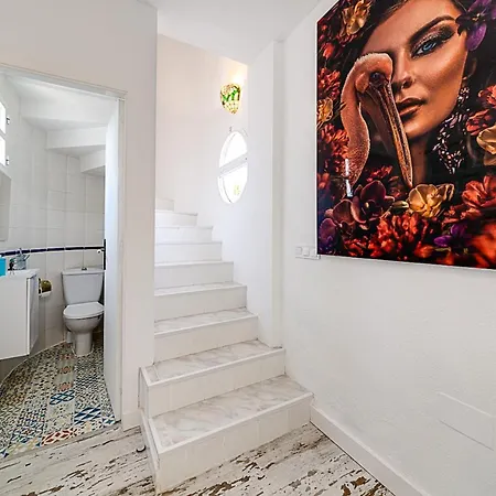 Elegant With Jacuzzi Holiday home *
